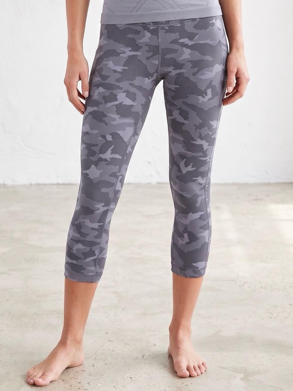 Athleta Ultimate Stash Camo Capri Leggings — Like New!